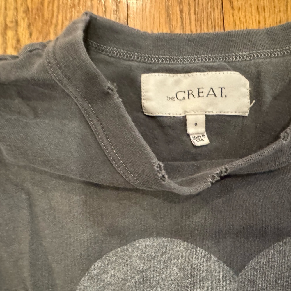 THE GREAT. Cropped Gray Heart T-Shirt size 0 - Picture 2 of 3